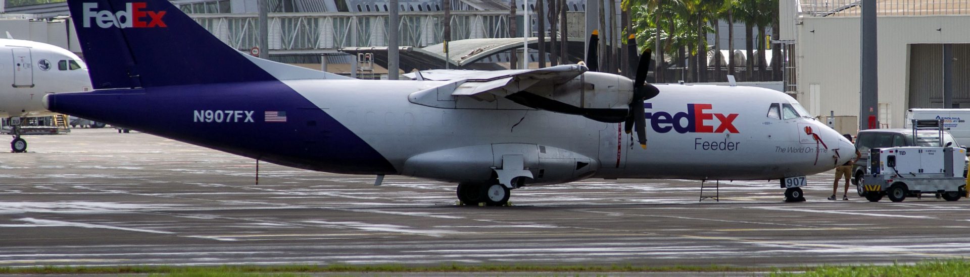 ATR42-300F Fedex Feeder N907FX