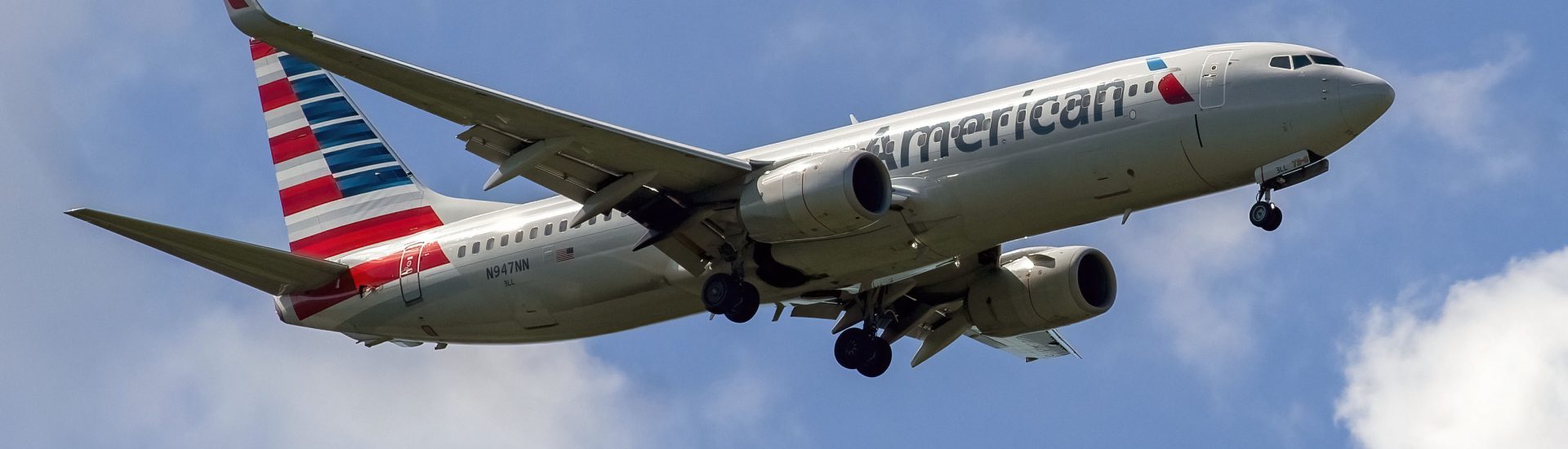 B737-800 American Airlines N947NN