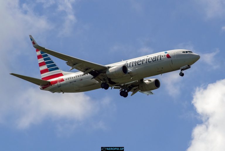 B737-800 American N947NN