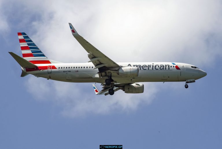 B737-800 American N947NN