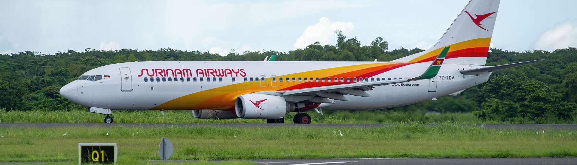 B737-800 Surinam Airways PZ-TCV