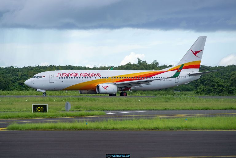 B737-800 Surinam Airways PZ-TCV