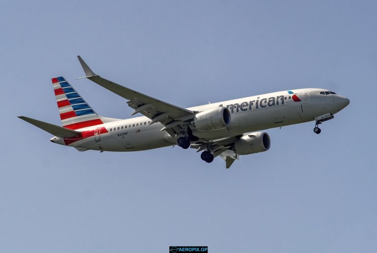 B737-8 American N310RF