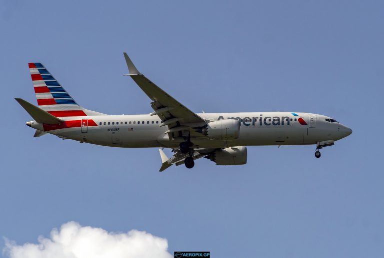 B737-8 American N310RF