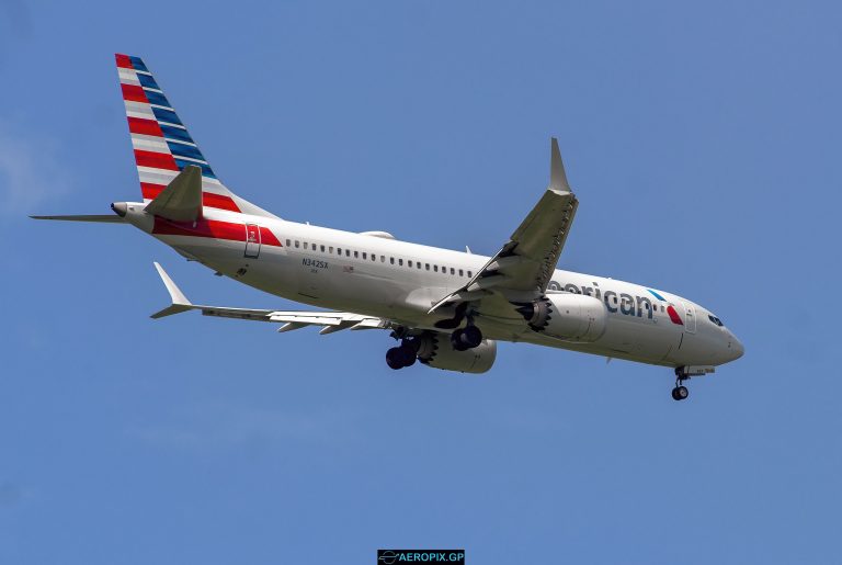 B737-8 American N342SX