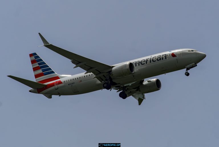 B737-8 American N343RY